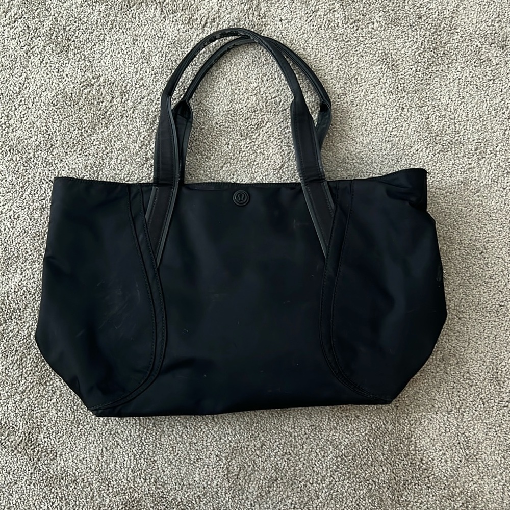 Lululemon tote bag